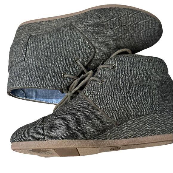 Tom's Gray Herringbone Wedge Booties in a Womens Size 5 - Picture 1 of 8